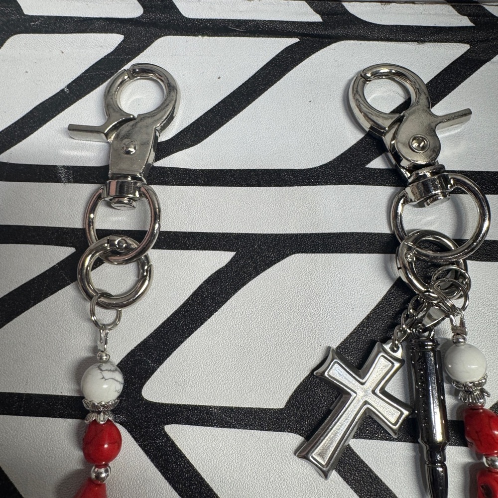Red Phantom Chain - Picture 6 of 6